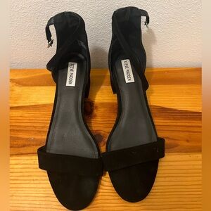 Steve Madden black women size 11M heel